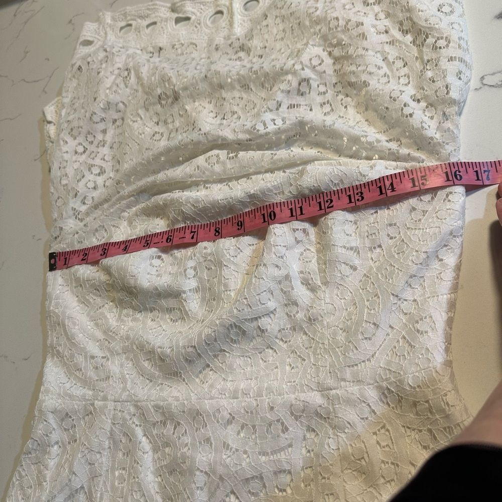 Lilly Pulitzer Pearson White Oyster Shell Lace Handkerchief Popover Dress Size 4 - Picture 5 of 6